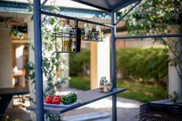 Carport barbecue finition époxy gris anthracite / toit réalisé en acier / pieds à rattrapage de niveau et accessoires barbecue / Garantie : 2 ans