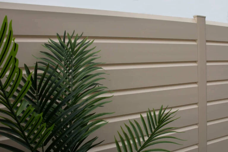 Clôture persienne CLOSEA PVC beige 2 Clôture CLOSEA persienne beige