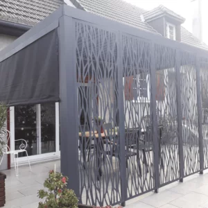 PER 36M30R BI Pergola bioclimatique ALUMINIUM avec panneaux moucharabieh coloris gris pour côté 3,60 m et rideau manuel coloris gris pour côté 3 m / Surface de protection : 10,80 m² / toit réalisé avec lames ovales en aluminium / Garantie : structure 5 ans ventelles 2 ans moucharabieh 2 ans rideau 1 an*