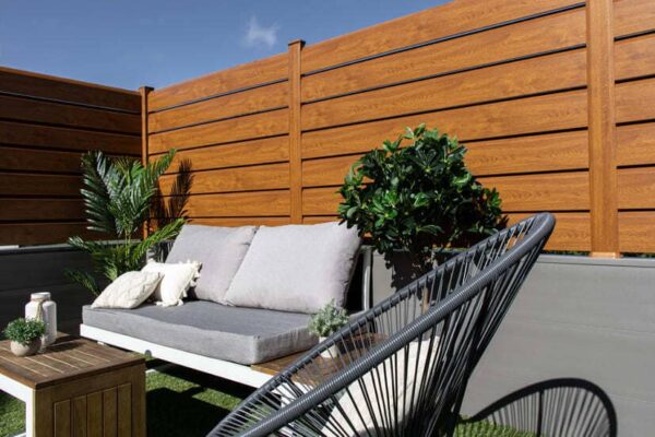 Clôture pour piscine plaxé chêne dorée