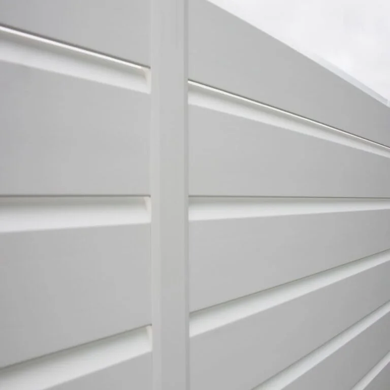 Clôture persienne CLOSEA PVC blanc 2 La clôture pvc blanc persienne CLOSEA occulte parfaitement
