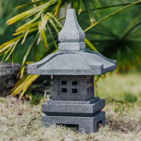 CMJ-PL-LPKAMO-50-NAT Lampe japonaise statue pagode extérieure en pierre de lave - 50 cm Kamo