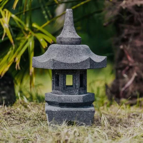 CMJ-PL-LPDAIYA-50-NAT Lampe pierre de lave style japonaise pagode statue de jardin - 50cm Daiya