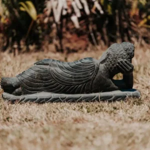CMJ-PV-LAYINGBD-50-ANT Statue Bouddha jardin couché en pierre naturelle - Noir antique 50 cm