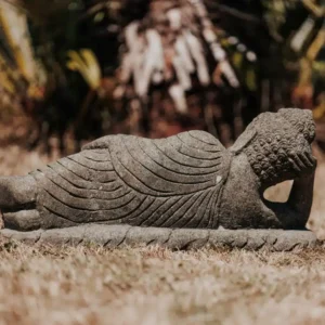 CMJ-PV-LAYINGBD-50-NAT Statue de jardin Bouddha allongé couché en pierre volcanique - 50cm