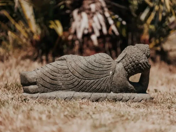 CMJ-PV-LAYINGBD-50-NAT Statue de jardin Bouddha allongé couché en pierre volcanique - 50cm
