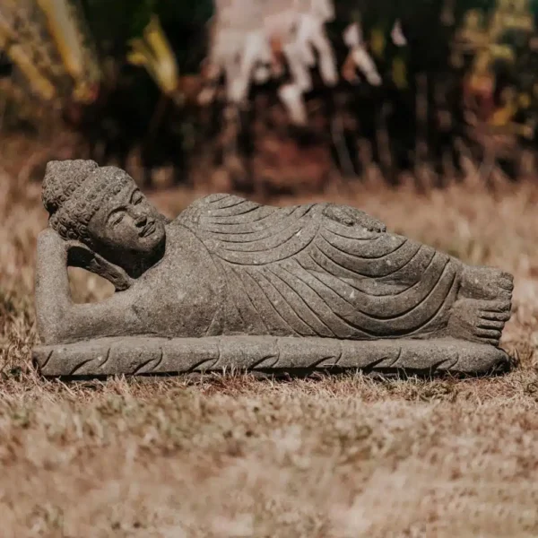 CMJ-PV-LAYINGBD-50-NAT Statue de jardin Bouddha allongé couché en pierre volcanique - 50cm