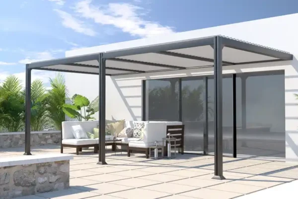 Pergola bioclimatique adossée 6x3 toit incliné aluminium SEATTLE - Couleurs du monde (Ambiance 2)