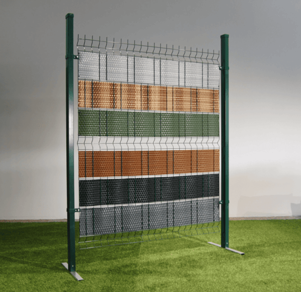 Bande brise-vue occultant en résine tressée clôture et balcon 19x255 CM - 13 coloris disponibles - Rattan Art sur présentoir 2