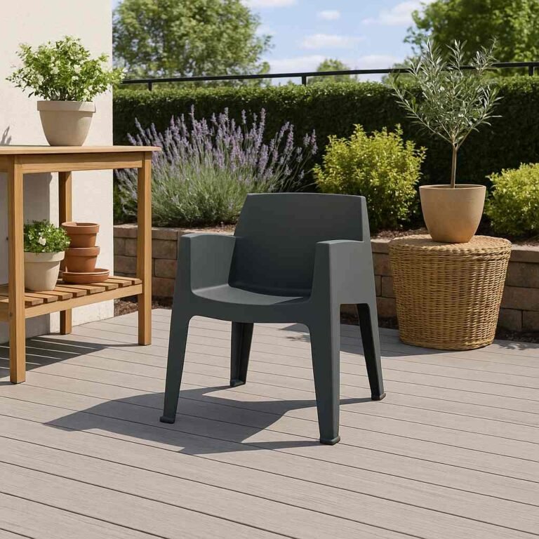 Chaise de jardin plastique Marbella - Lot de 4 1 Chaise de jardin plastique Marbella - Lot de 4 (Mise en situation générée par IA à titre indicatif - visuel non contractuel)