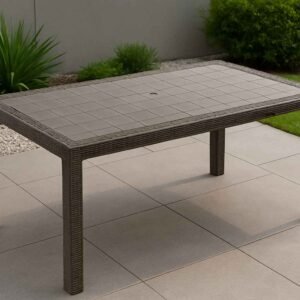 Table de jardin en résine Urano 140x80cm renforcée taupe (Mise en situation générée par IA à titre indicatif - visuel non contractuel)