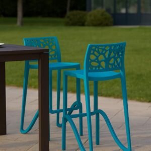 Tabouret bleu acier design haut 75 cm - Lot de 2 - Haka (Mise en situation générée par IA à titre indicatif - Visuel non contractuel)