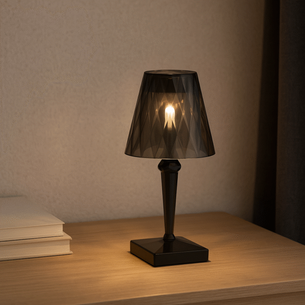 Lampe de table led sans fil Paloma, abat-jour coloris fumée, vue principale - D0120-F