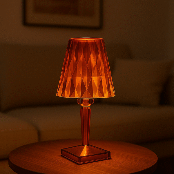 Lampe de table rechargeable sans fil Paloma orange H26cm principale, référence D0120-O, avec abat-jour à facettes multiples.