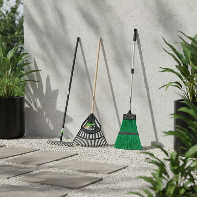 Râteau et balai à gazon - Concept Maison et Jardin - Visuel non contractuel