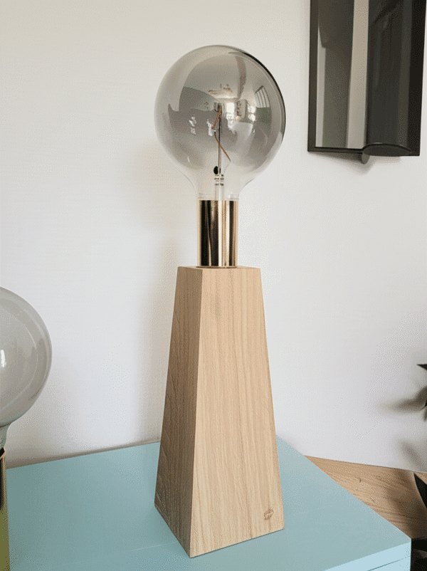 Image principale de la Lampe de chevet en chêne design Pyramide MTR-PRM.