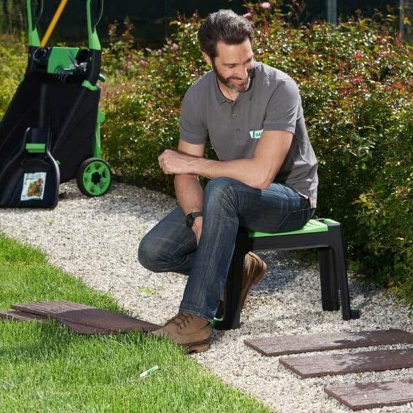 Agenouilloir de jardin PRAGENP1 principal utilisé comme siège