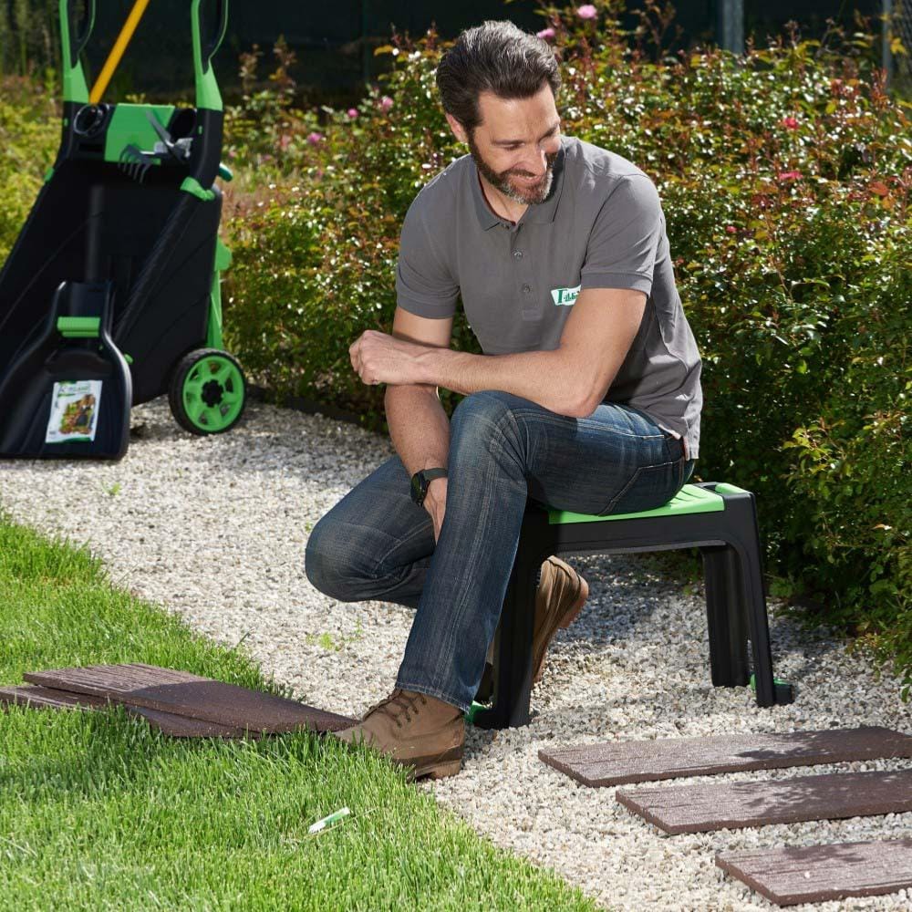 Agenouilloir de jardin tabouret et rangement 2-en-1 - Ribimex 3 Agenouilloir de jardin PRAGENP1 principal utilisé comme siège