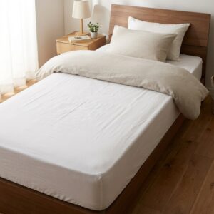 Drap housse 90 blanc en polycoton sur lit en bois, image principale C0037B