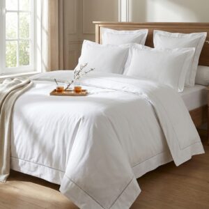 Housse de couette blanche coton C0031, image principale montrant une chambre lumineuse avec un lit recouvert
