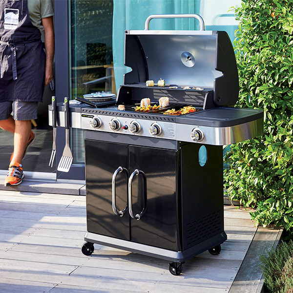Image principale du barbecue fidgi 4 modèle AM064SBI en situation extérieure.