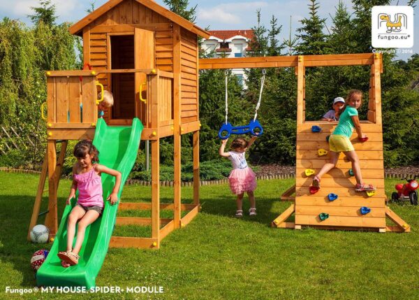 Jeux d'enfants dans une cabane avec toboggan de 2,2 m et mur d'escalade, produit FUNGOO MyHOUSE SPIDER référence 3512PT