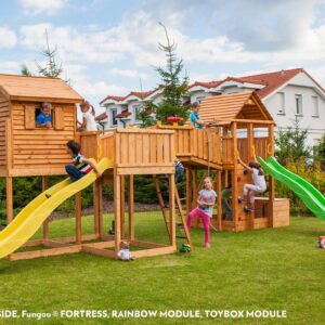 grande aire de jeux enfants MAXI SET FUNGOO SIZED PLAZA en bois avec toboggans jaunes et verts, maisonnettes et jeux d'escalade, référence produit 3527PT