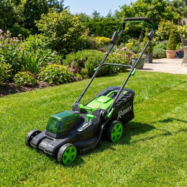 Tondeuse à batterie R-BAT20 40v 440mm PRBAT20/TON44 sur une pelouse verte, image principale