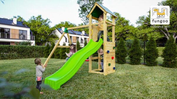 Aire de jeux FUNGOO CHARLY avec portique double balançoire et toboggan verte de 2,2 m, illustration générée non contractuelle.