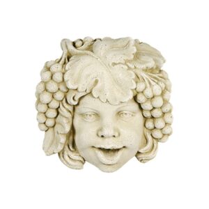 Ce cracheur d'eau pour bassin reprend le visage sculpté de Bacchus avec un ton patiné qui lui confère un aspect intemporel