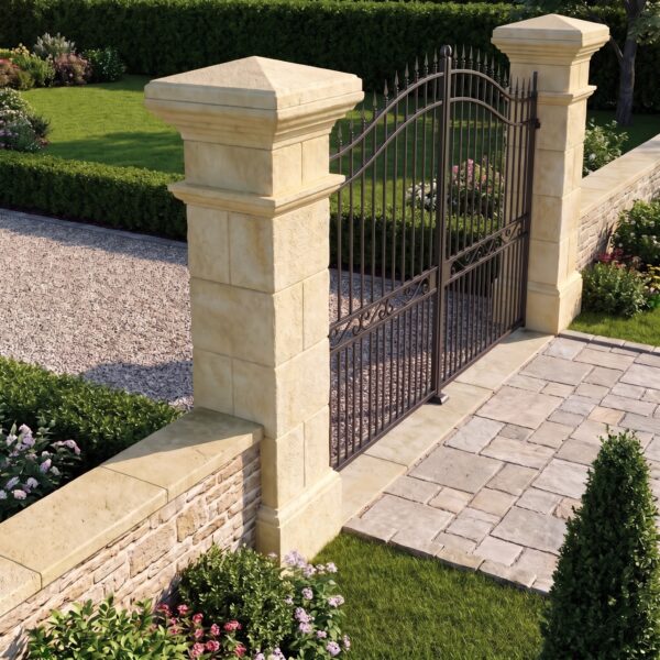 Image principale du kit pilier portail 40x40 Touraine - référence 212216 montrant l'installation dans un jardin